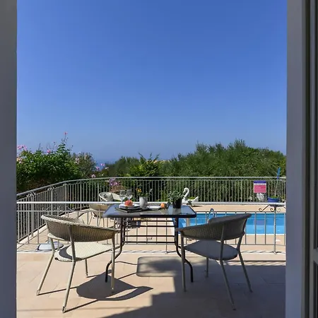 Marianthy Kefalonia * Tzamarelata